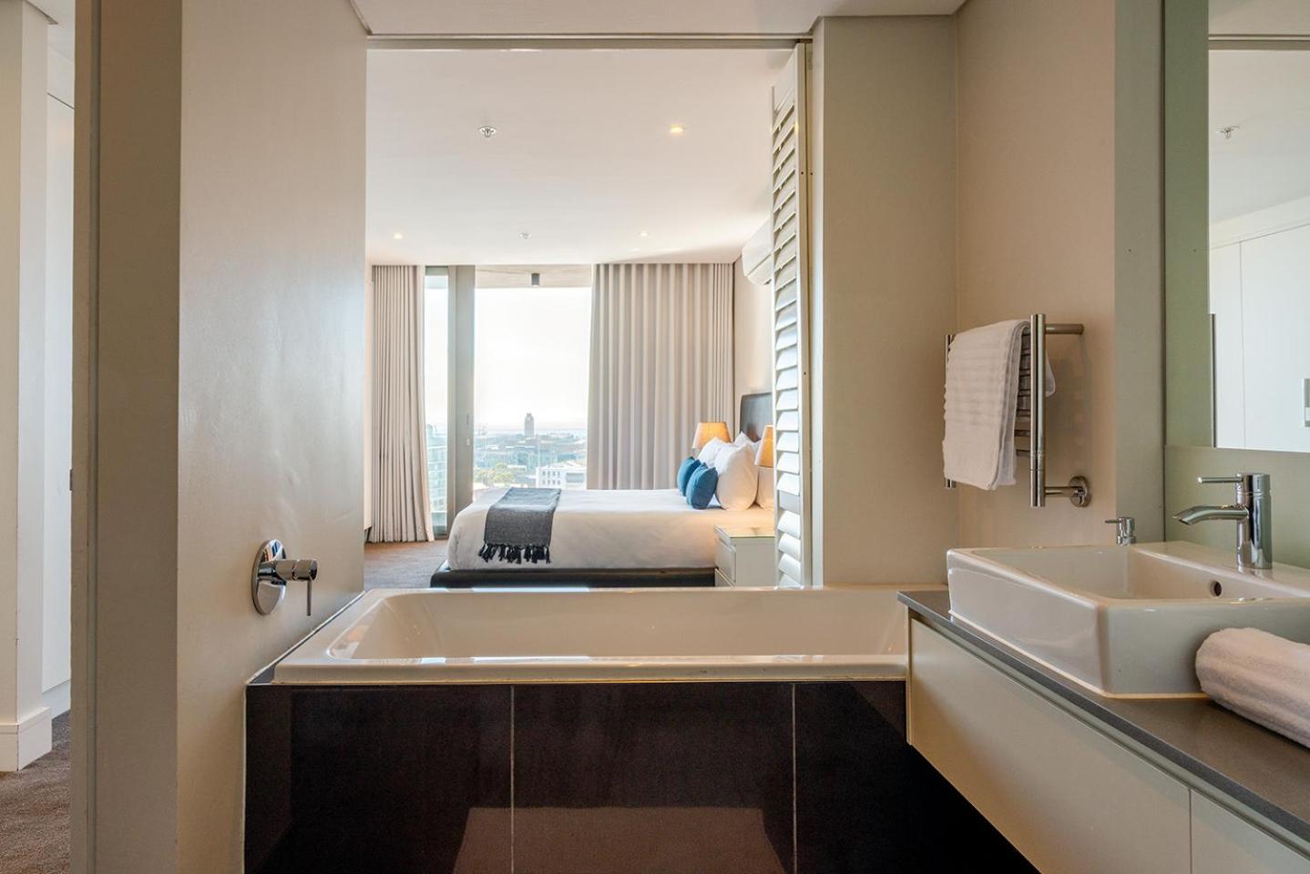 Mirage Luxury By Nivar *