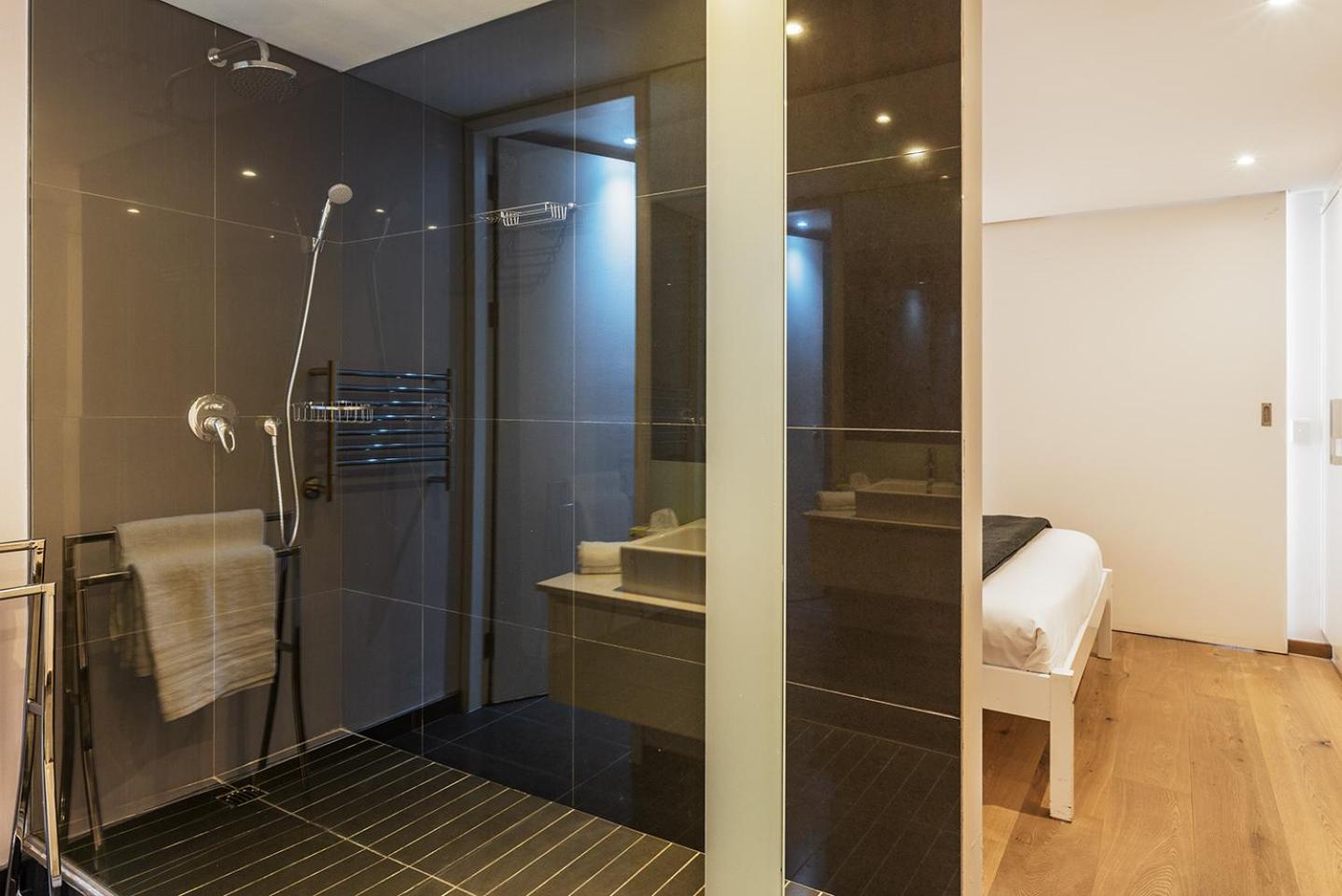 Mirage Luxury By Nivar Kapstadt